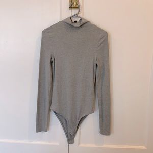 TOPSHOP Grey ribbed mock neck bodysuit, sz 6